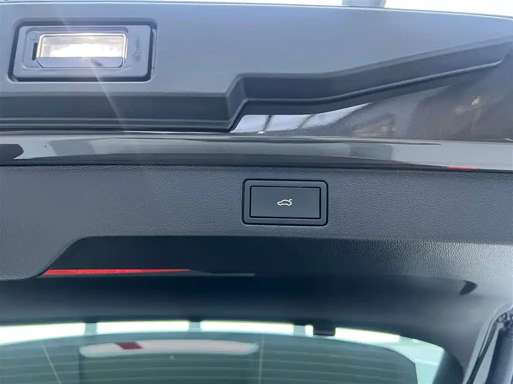 Volkswagen Tavendor 2025 330TSI Luxury Touring Edition 2026 - thumbnail 10