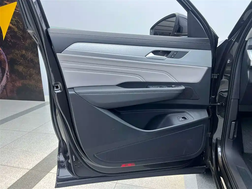 Volkswagen Tavendor 2025 330TSI Luxury Touring Edition 2026 - thumbnail 16