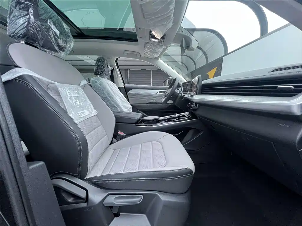 Volkswagen Tavendor 2025 330TSI Luxury Touring Edition 2026 - thumbnail 18