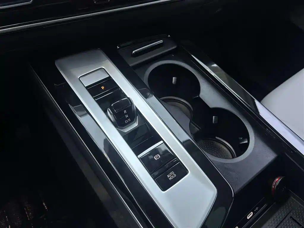Volkswagen Tavendor 2025 330TSI Luxury Touring Edition 2026 - thumbnail 20