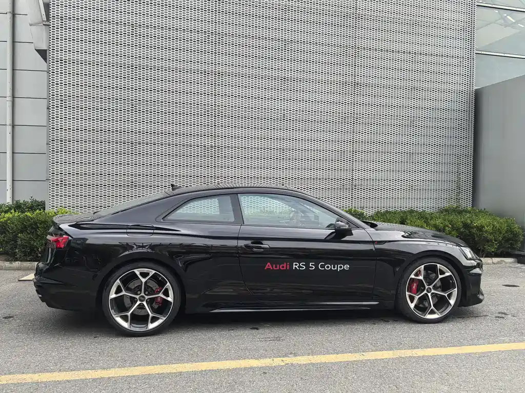 Audi RS 5 2025 - thumbnail 4