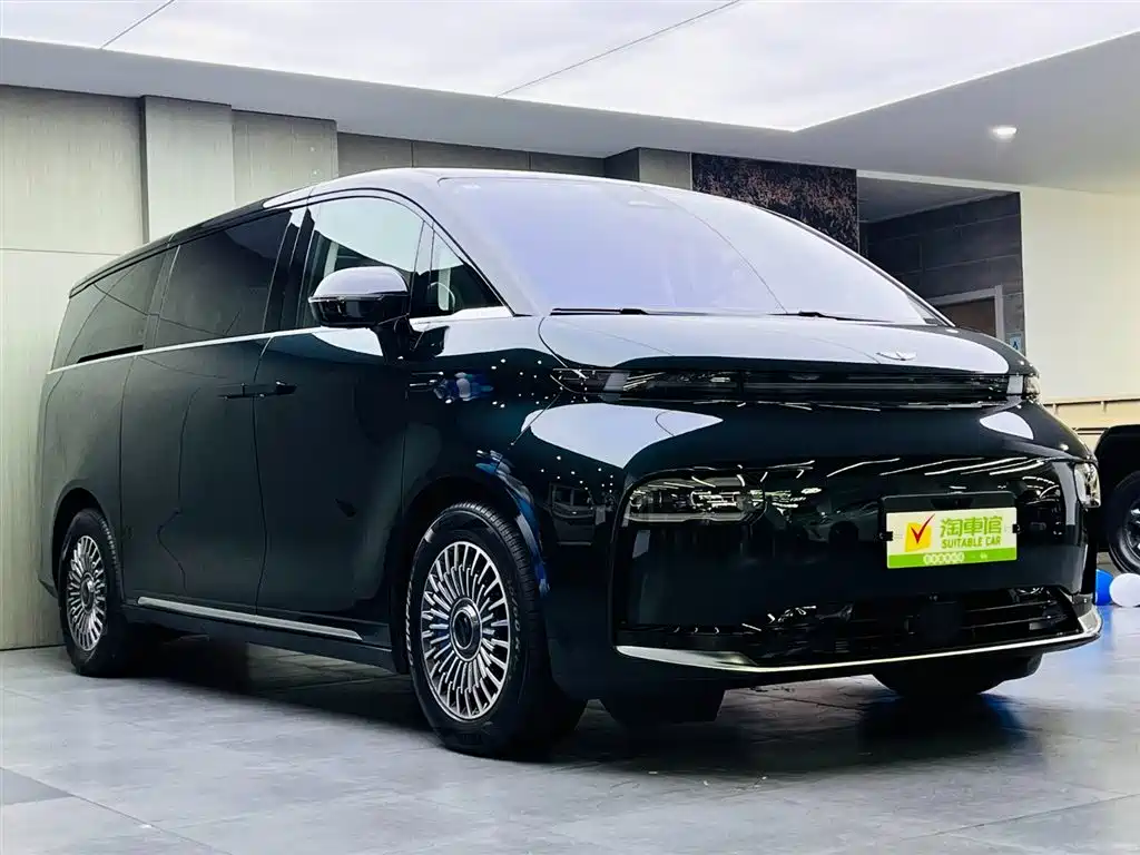 Geely Galaxy LEVC L380 2025 805km Collector's Edition AWD 2025 - thumbnail 3