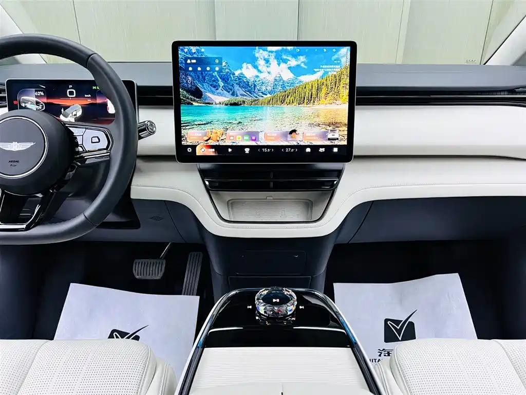 Geely Galaxy LEVC L380 2025 805km Collector's Edition AWD 2025 - thumbnail 12