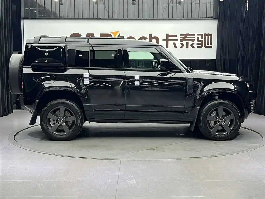Land Rover Land Rover Defender 2025 110 3.0T P400 X 2024 - thumbnail 4