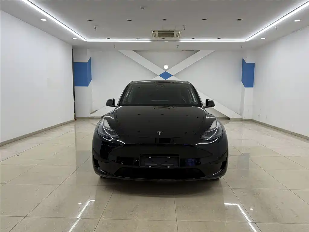 Tesla Model Y 2022 RWD 2023 - thumbnail 2