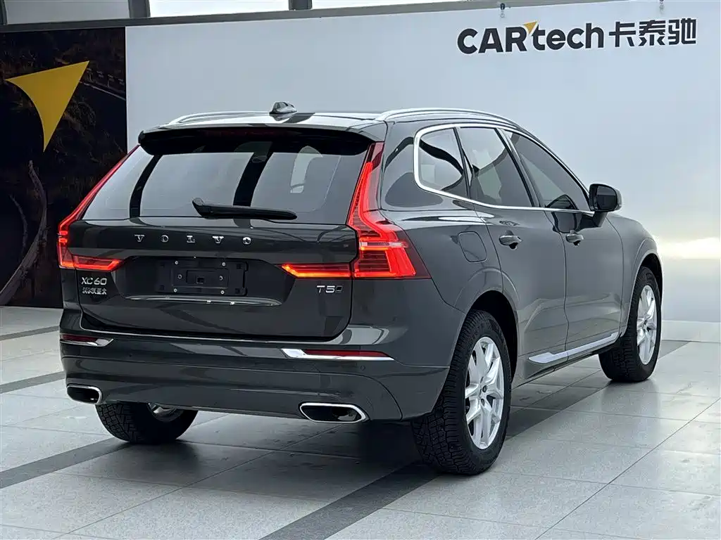 Volvo Volvo XC60 2020 T5 AWD Momentum 2021 - thumbnail 5