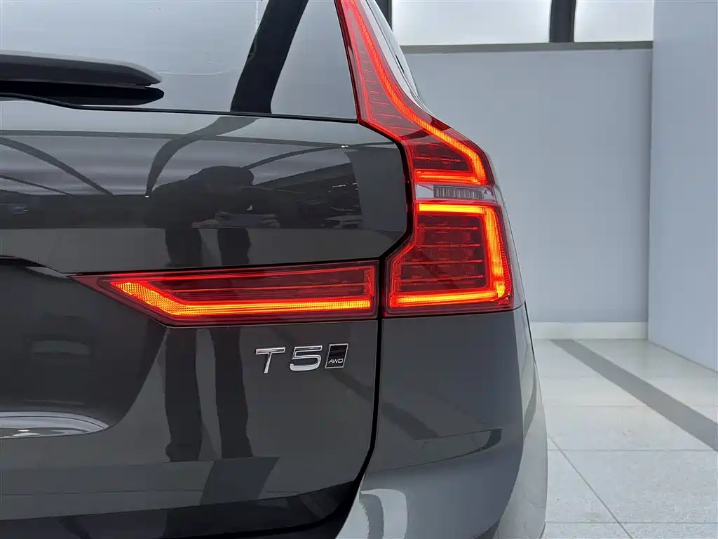 Volvo Volvo XC60 2020 T5 AWD Momentum 2021 - thumbnail 8