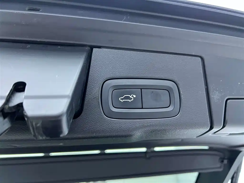 Volvo Volvo XC60 2020 T5 AWD Momentum 2021 - thumbnail 10
