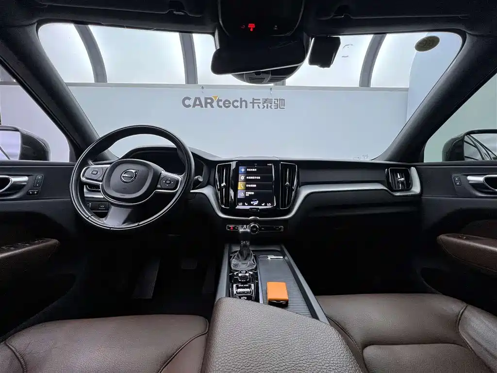 Volvo Volvo XC60 2020 T5 AWD Momentum 2021 - thumbnail 11