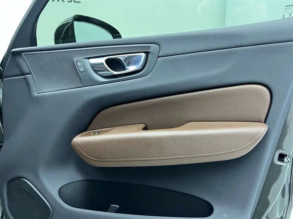 Volvo Volvo XC60 2020 T5 AWD Momentum 2021 - thumbnail 13