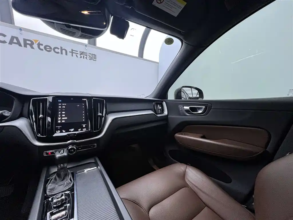 Volvo Volvo XC60 2020 T5 AWD Momentum 2021 - thumbnail 19