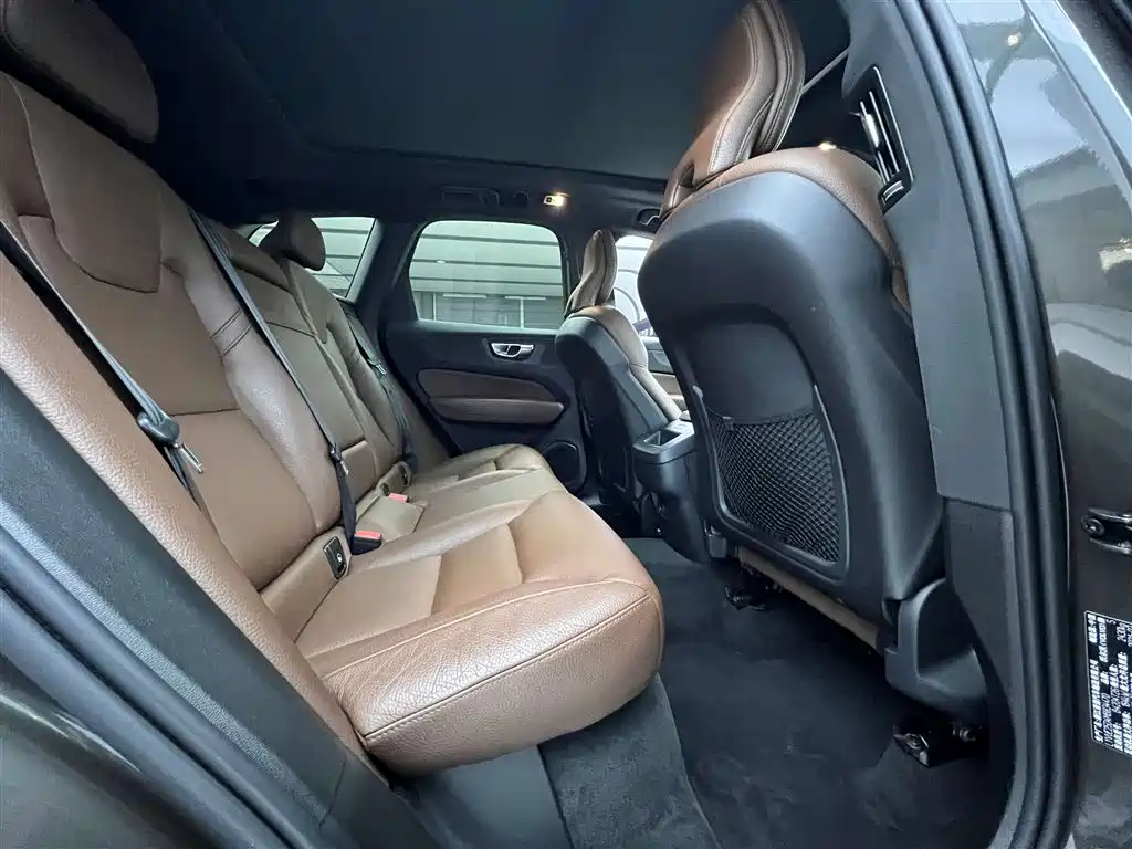 Volvo Volvo XC60 2020 T5 AWD Momentum 2021 - thumbnail 20