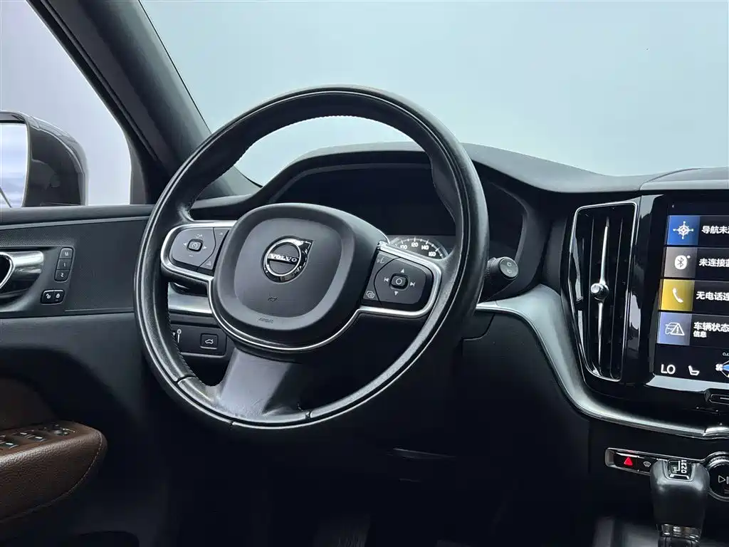Volvo Volvo XC60 2020 T5 AWD Momentum 2021 - thumbnail 27