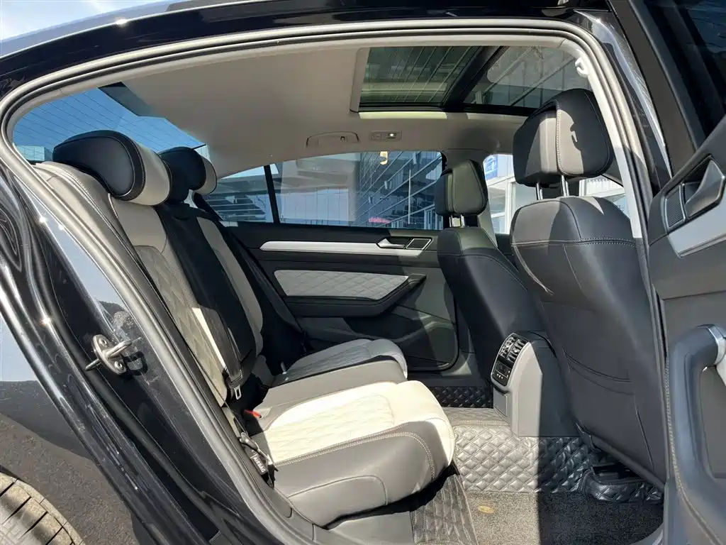 Volkswagen Volkswagen Magotan 2023 2 Million Commemorative Edition 330TSI DSG Luxury 2023 - thumbnail 16