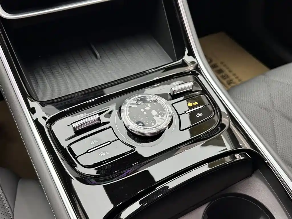 Geely Galaxy Geely Galaxy A7 EM 2025 EM-i 150km Explorer+ Edition 2026 - thumbnail 15