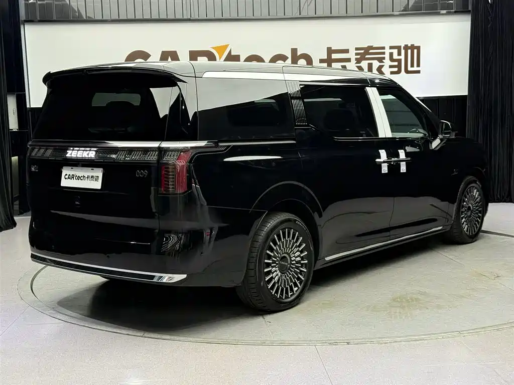 Zeekr Zeekr 009 2024 Six-Seat Executive Edition AWD 108kWh 2025 - thumbnail 3