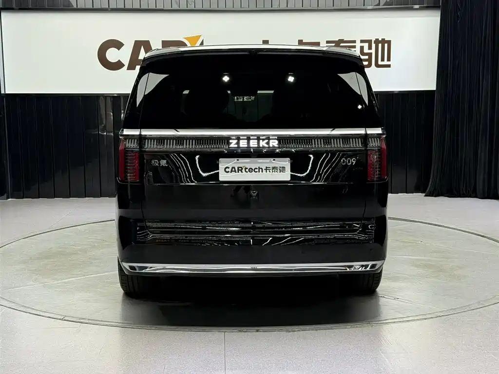 Zeekr Zeekr 009 2024 Six-Seat Executive Edition AWD 108kWh 2025 - thumbnail 4