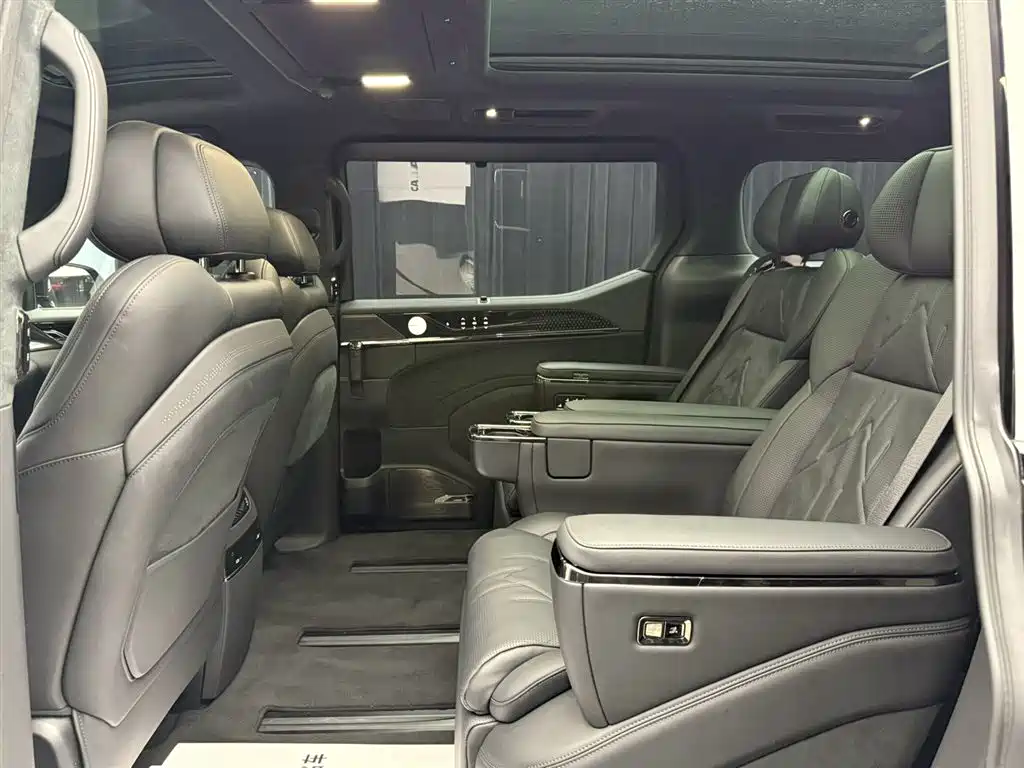 Zeekr Zeekr 009 2024 Six-Seat Executive Edition AWD 108kWh 2025 - thumbnail 17