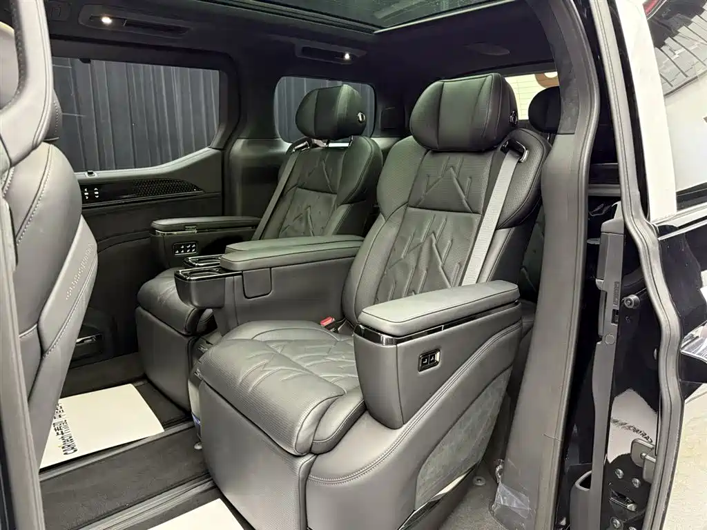 Zeekr Zeekr 009 2024 Six-Seat Executive Edition AWD 108kWh 2025 - thumbnail 24