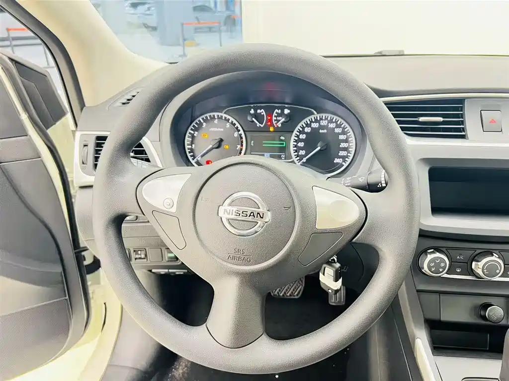 Nissan Nissan Sylphy 2024 Classic 1.6XE CVT Comfort Edition 2026 - thumbnail 9
