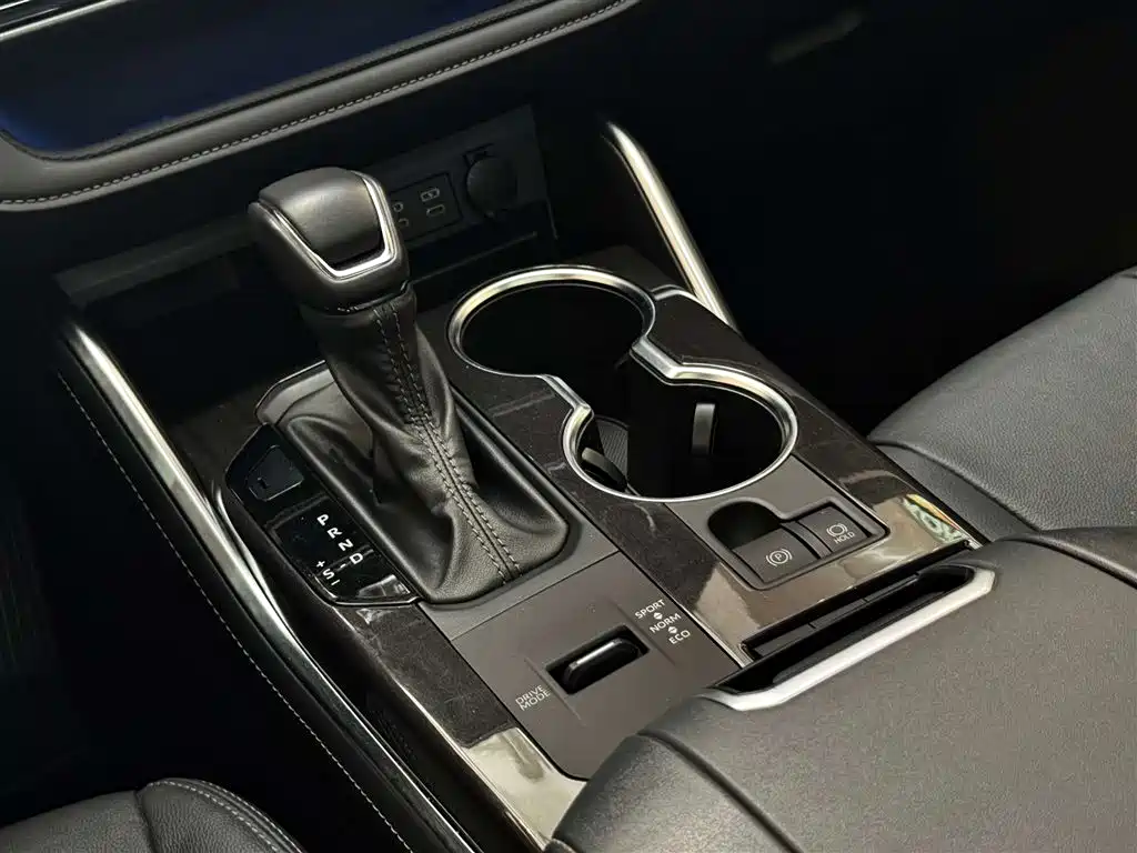 Toyota Toyota Crown Kluger 2023 2.5L HEV AWD Luxury Edition 2024 - thumbnail 10