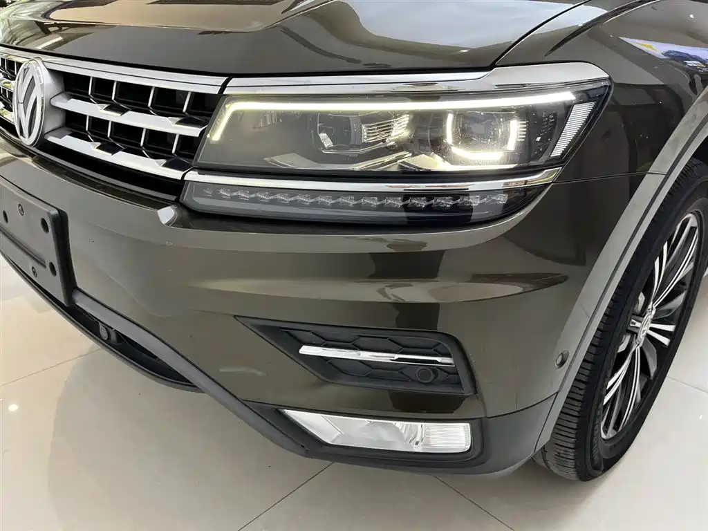 Volkswagen Tiguan L 2017 330TSI Automatic FWD Flagship Edition 2017 - thumbnail 6