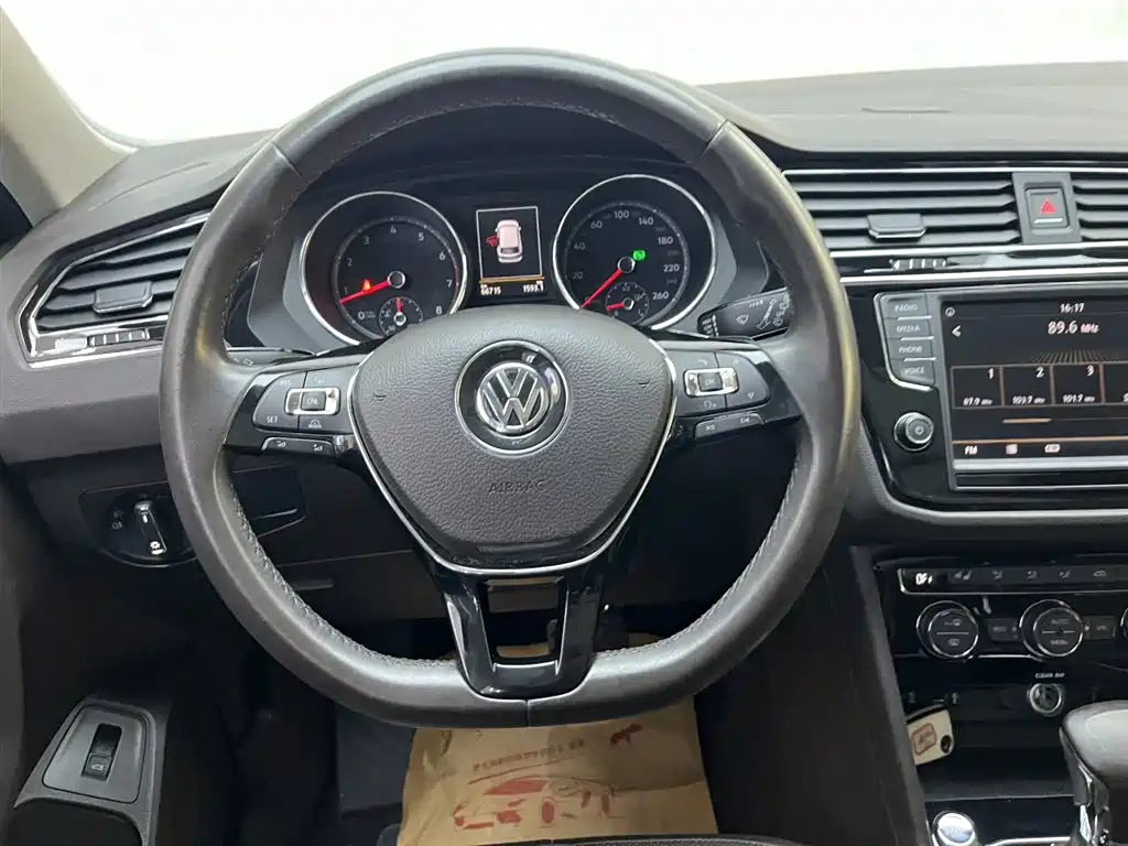 Volkswagen Tiguan L 2017 330TSI Automatic FWD Flagship Edition 2017 - thumbnail 11
