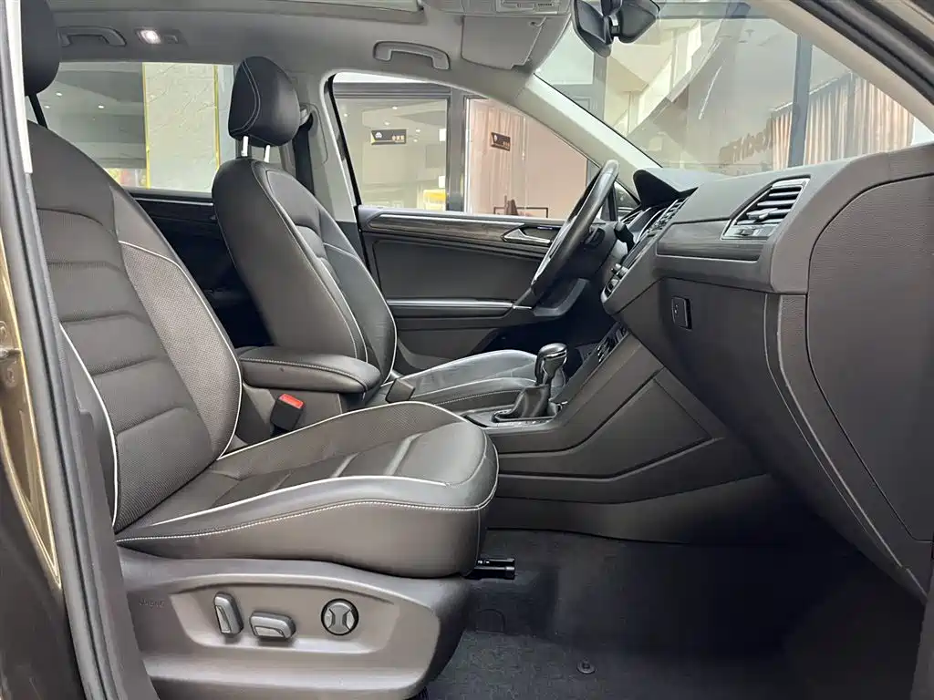 Volkswagen Tiguan L 2017 330TSI Automatic FWD Flagship Edition 2017 - thumbnail 15
