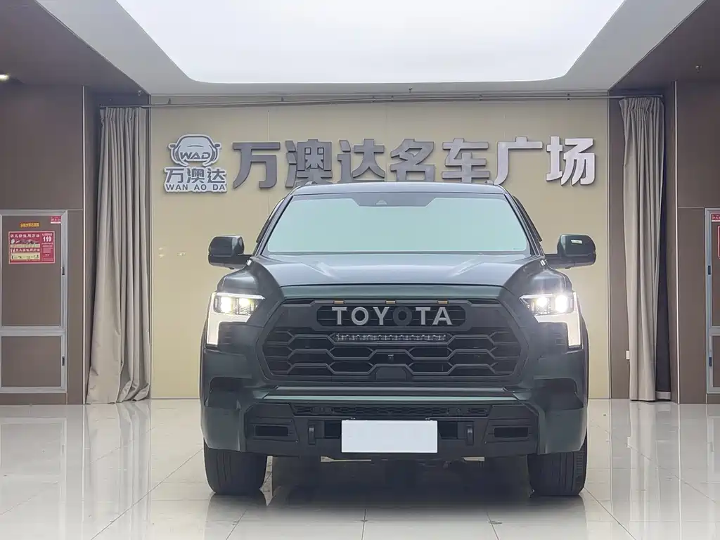 Toyota 2023 Sequoia 3.5T US Spec 2024 - thumbnail 2