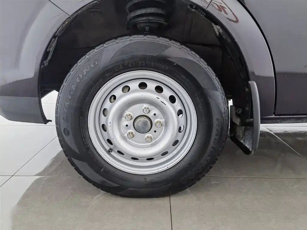 Dongfeng Voyah Voyah V9+ 2023 2.0T Manual FWD Multi-Purpose Short Wheelbase Low Roof 5/6-Seater 2023 - thumbnail 17