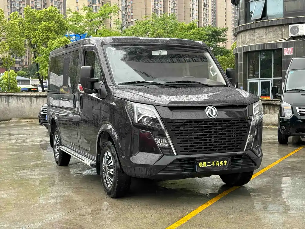 Dongfeng Yufeng Voyah V9+ 2.0T MT FWD Short Wheelbase Low Roof 5/6-Seater 2024 - thumbnail 3