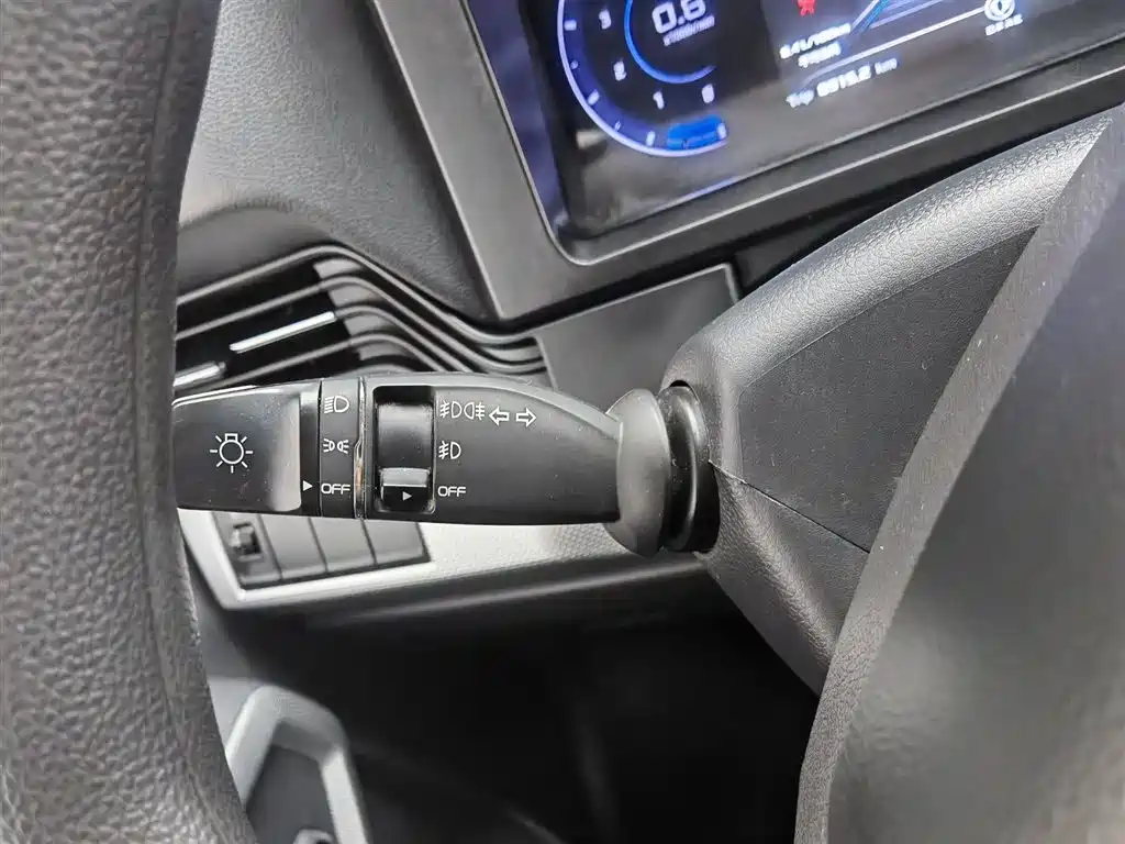 Dongfeng Voyah Voyah V9+ 2023 2.0T Manual FWD Multi-Purpose Short Wheelbase Low Roof 5/6-Seater 2023 - thumbnail 21