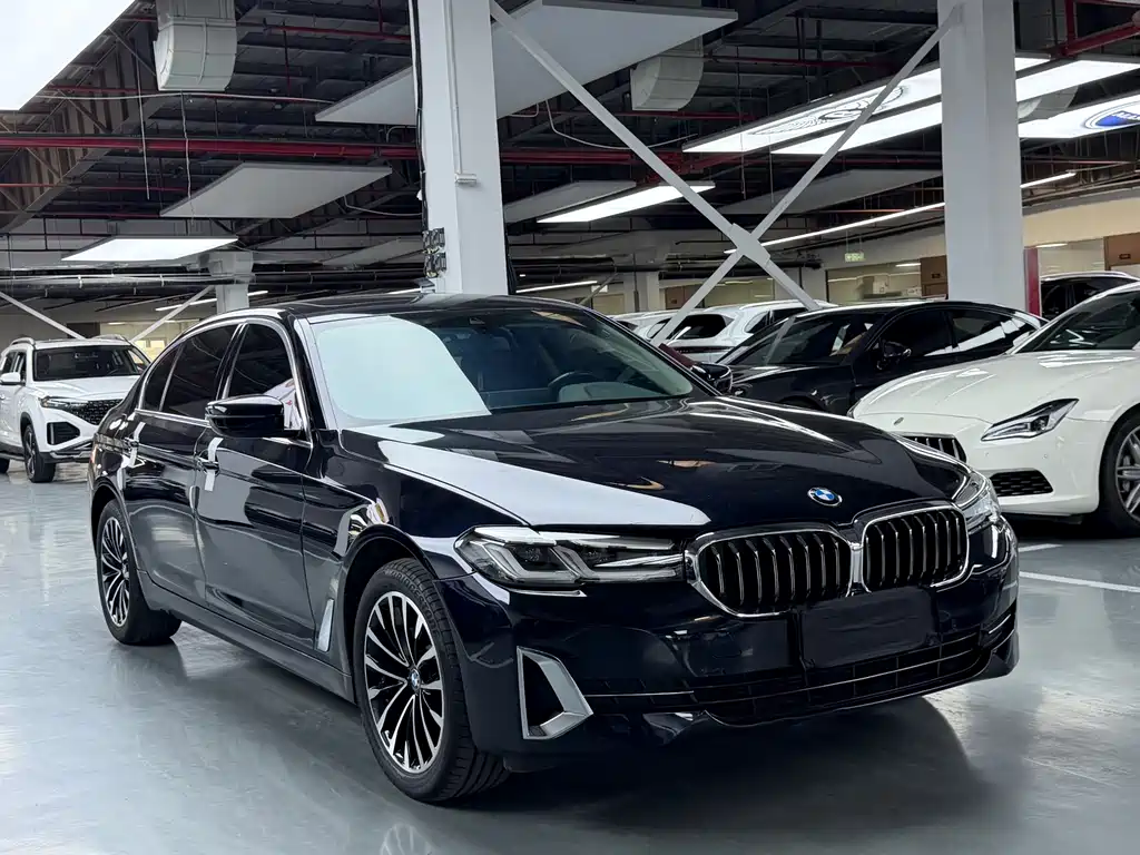 BMW BMW 5 Series 2022 525Li Luxury Package 2022 - thumbnail 3