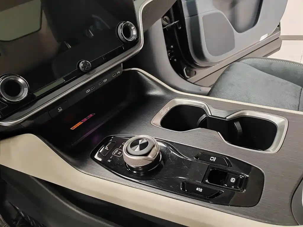 Lexus Lexus RZ 450e AWD 2023 - thumbnail 11