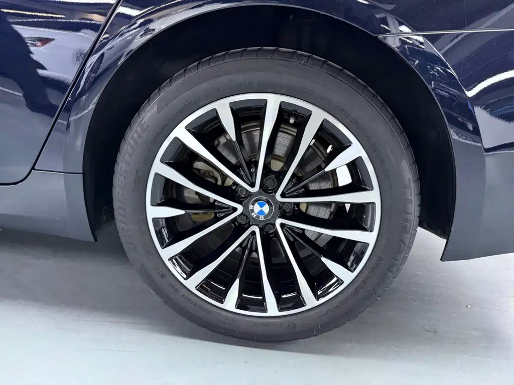 BMW BMW 5 Series 2022 525Li Luxury Package 2022 - thumbnail 19