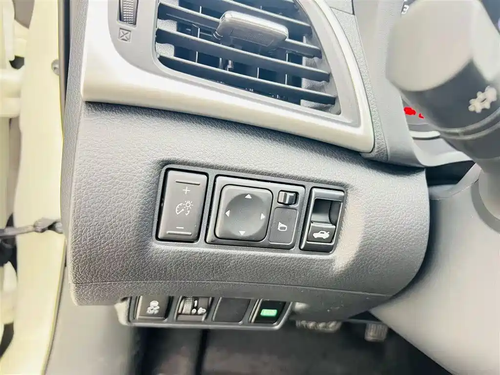Nissan Nissan Sylphy 2024 Classic 1.6XE CVT Comfort Edition 2026 - thumbnail 15