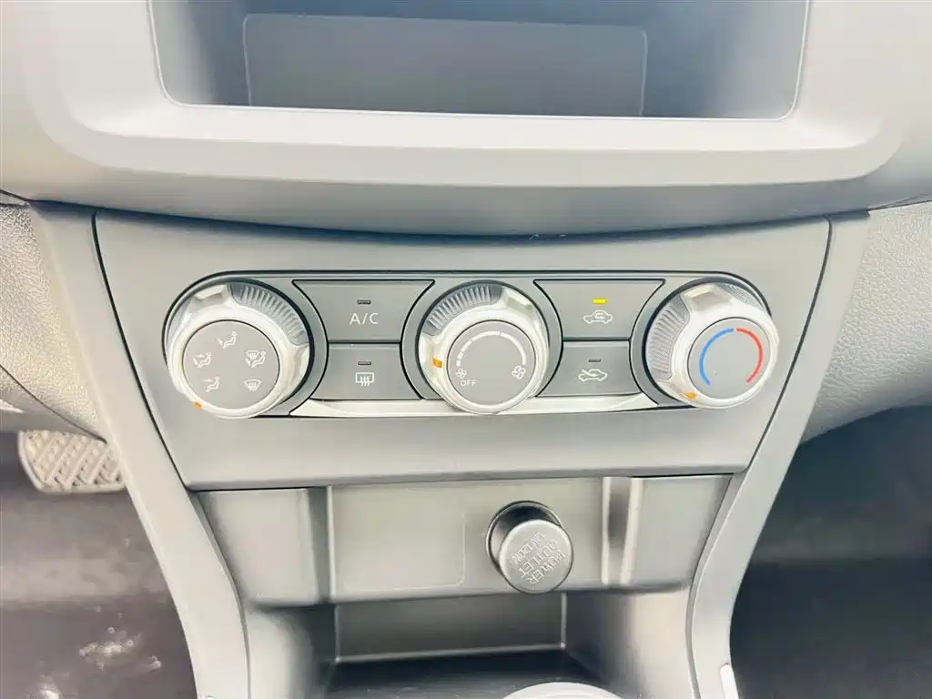Nissan Nissan Sylphy 2024 Classic 1.6XE CVT Comfort Edition 2026 - thumbnail 14