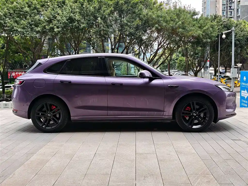 AITO AITO M5 2025 EREV Ultra AWD 2025 - thumbnail 4