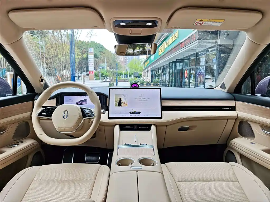 AITO AITO M5 2025 EREV Ultra AWD 2025 - thumbnail 11