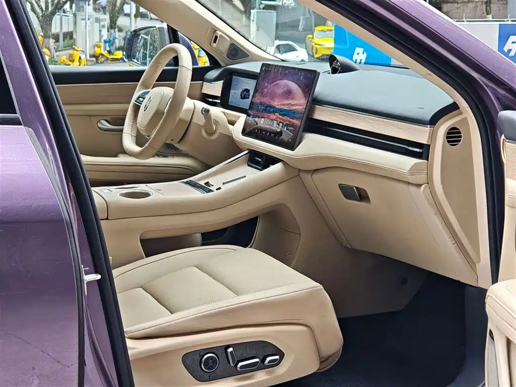 AITO AITO M5 2025 EREV Ultra AWD 2025 - thumbnail 16