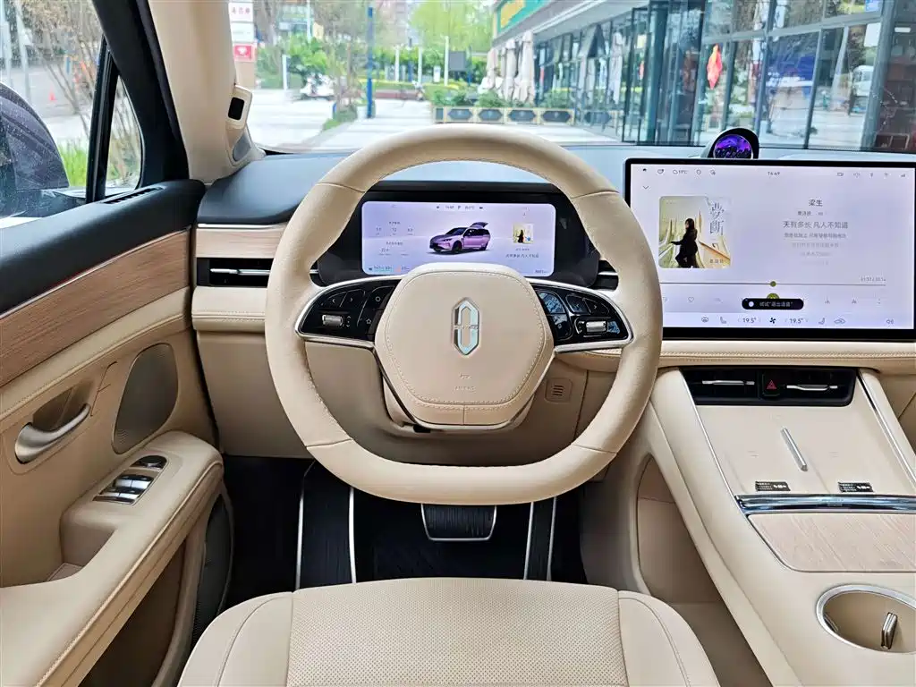 AITO AITO M5 2025 EREV Ultra AWD 2025 - thumbnail 21