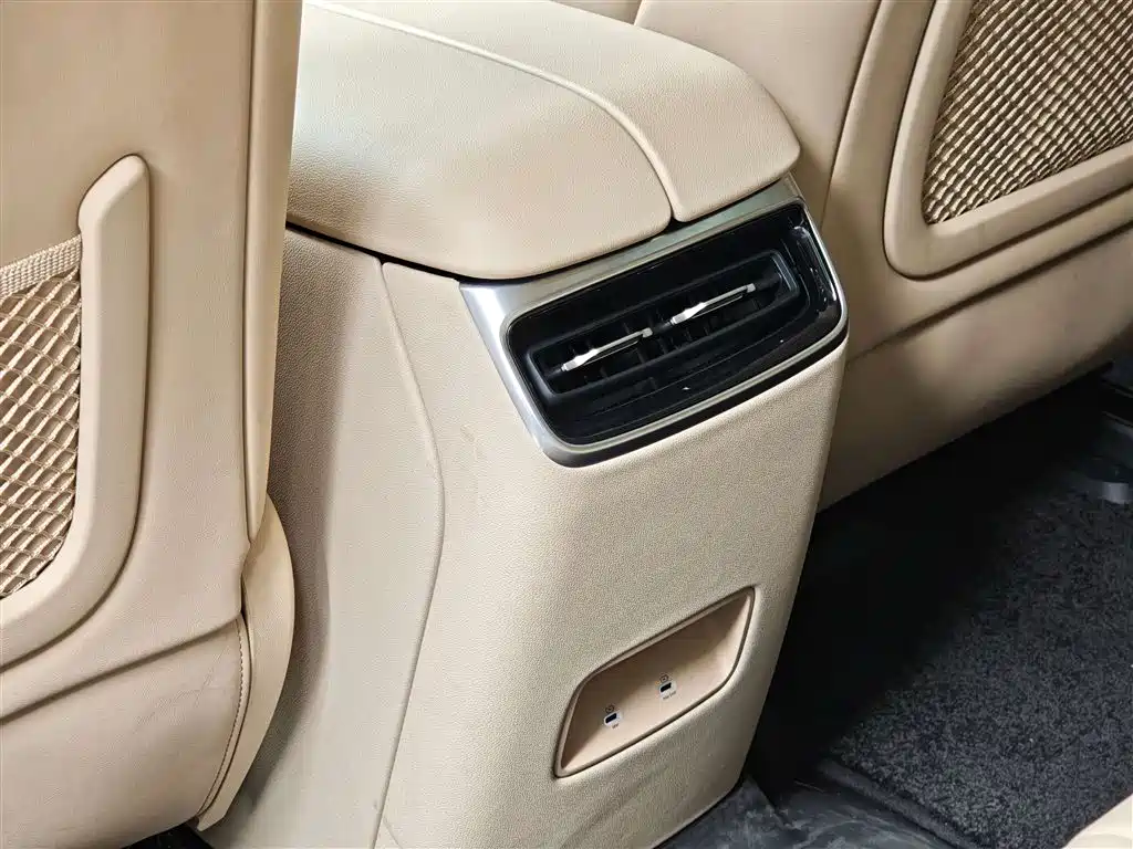 AITO AITO M5 2025 EREV Ultra AWD 2025 - thumbnail 25