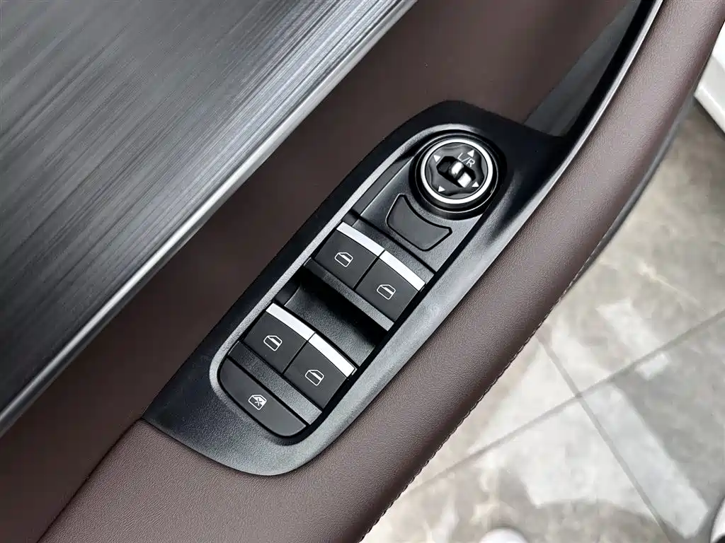 Chery Chery Tiggo 7 2025 Excellence Edition 1.5T CVT Luxury 2026 - thumbnail 13