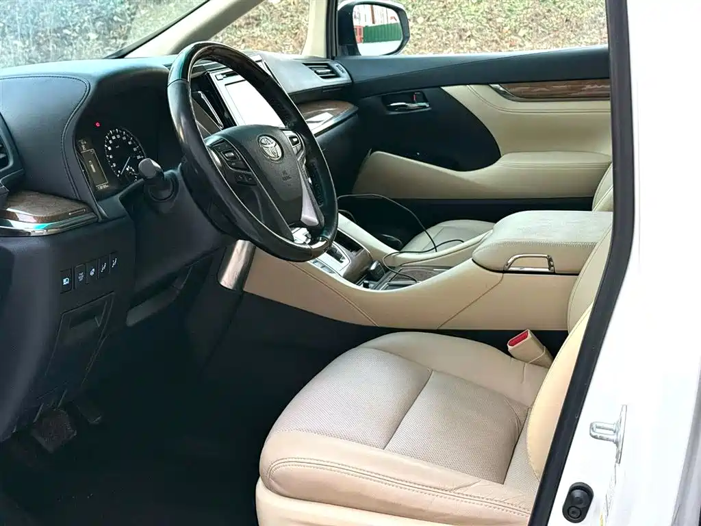 Toyota Toyota Alphard 2015 3.5L Premium Edition 2018 - thumbnail 4