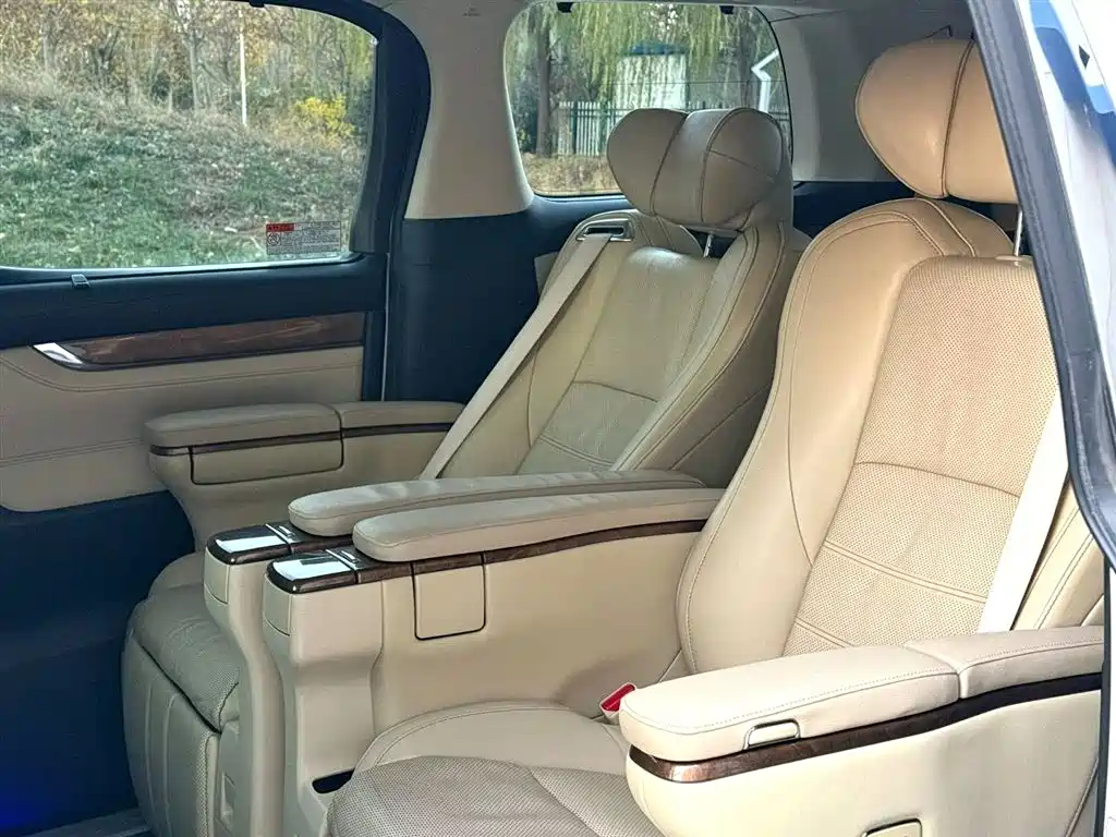 Toyota Toyota Alphard 2015 3.5L Premium Edition 2018 - thumbnail 5