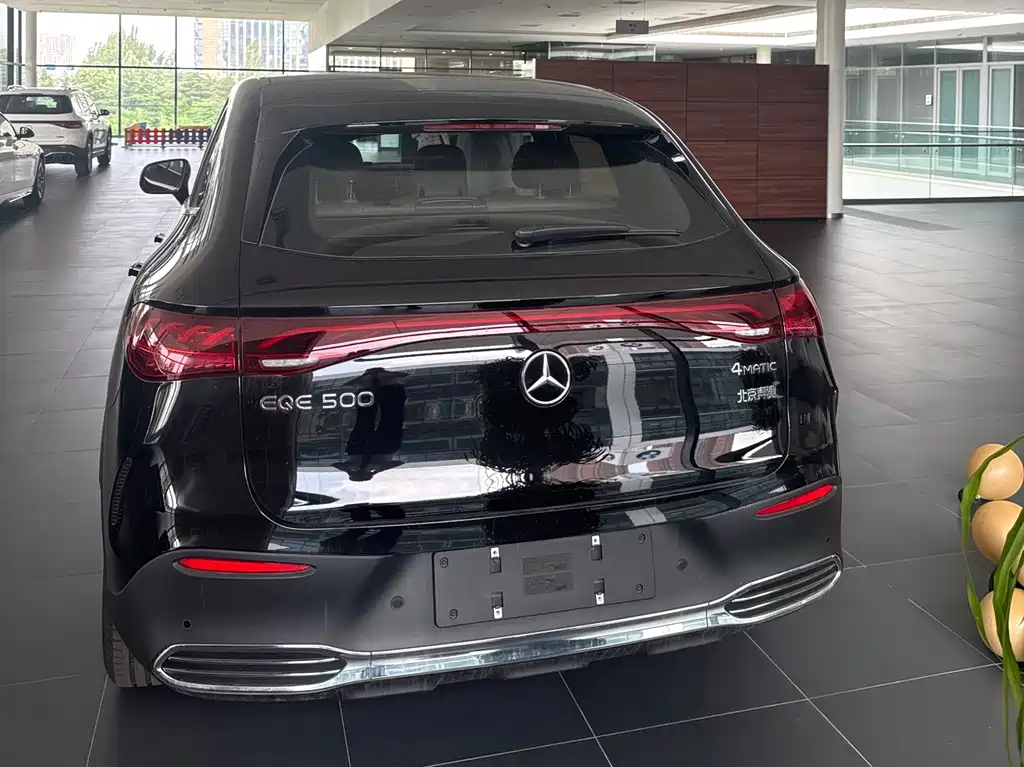 Mercedes-Benz Mercedes-Benz EQE SUV 2026 500 4MATIC Luxury Edition 2026 - thumbnail 4