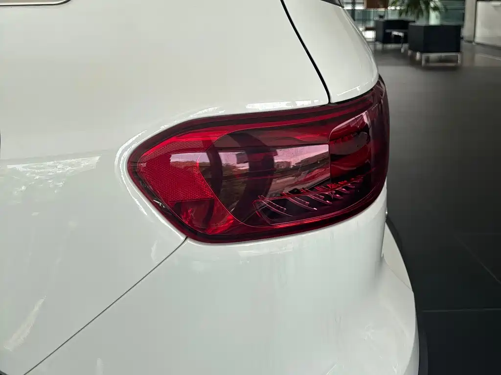 Mercedes-Benz Mercedes-Benz EQB 260 2026 - thumbnail 6