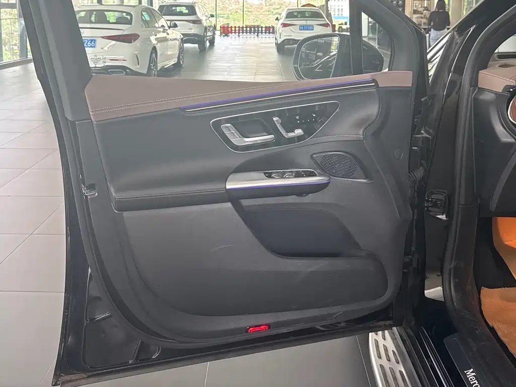 Mercedes-Benz Mercedes-Benz EQE SUV 2026 500 4MATIC Luxury Edition 2026 - thumbnail 8