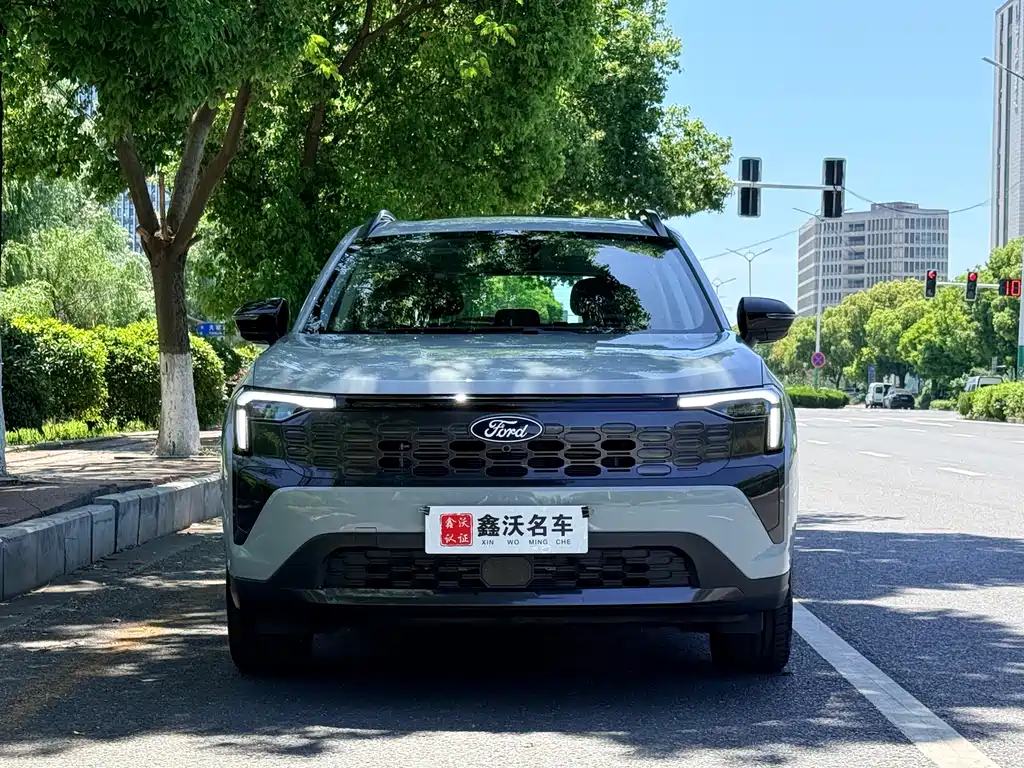 Ford Equator Sport PHEV 2025 Platinum Edition 2026 - thumbnail 2
