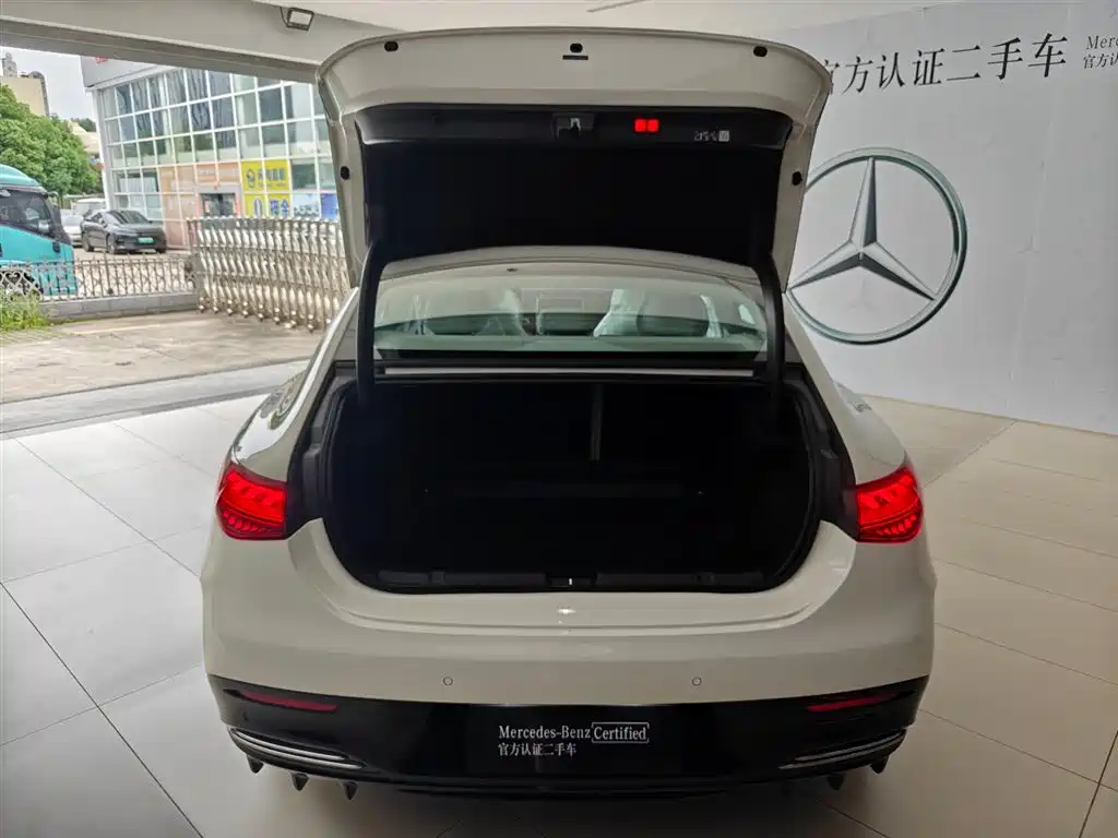 Mercedes-Benz Mercedes-Benz EQE 500 4MATIC Luxury Edition 2025 - thumbnail 6